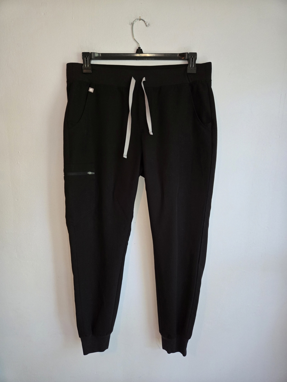 FIGS Women's Black Zamora Jogger Scrub Pants Size Large  Regular